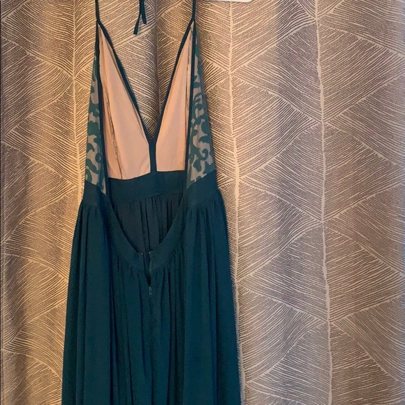 Deep green formal gown - Picture 3 of 3